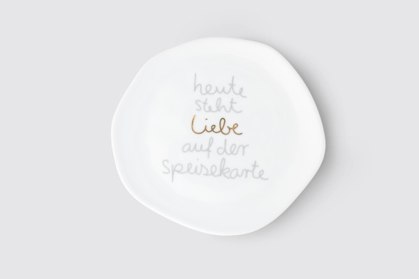 Teller: "Heute steht Liebe auf der Speisekarte