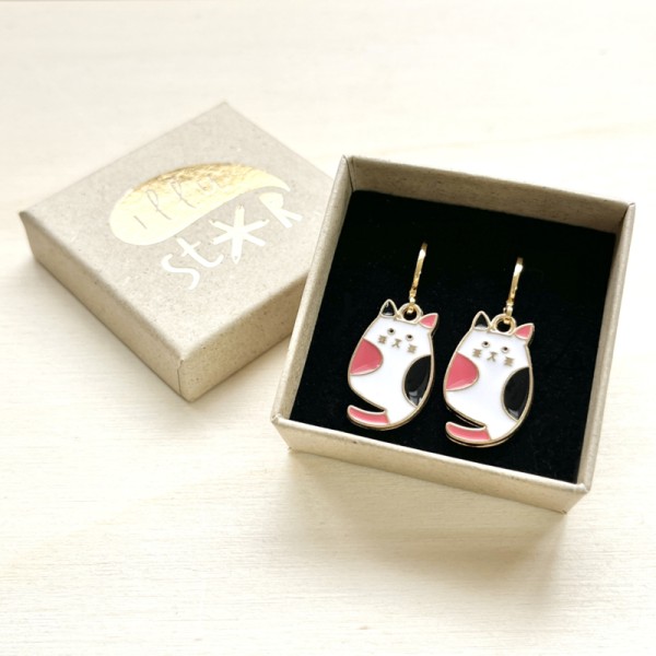 Ohrringe aus Emaille mit Katzen