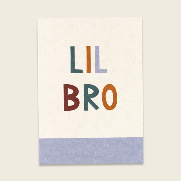 Postkarte mit bunter Schrift, hellblau – Lil Bro